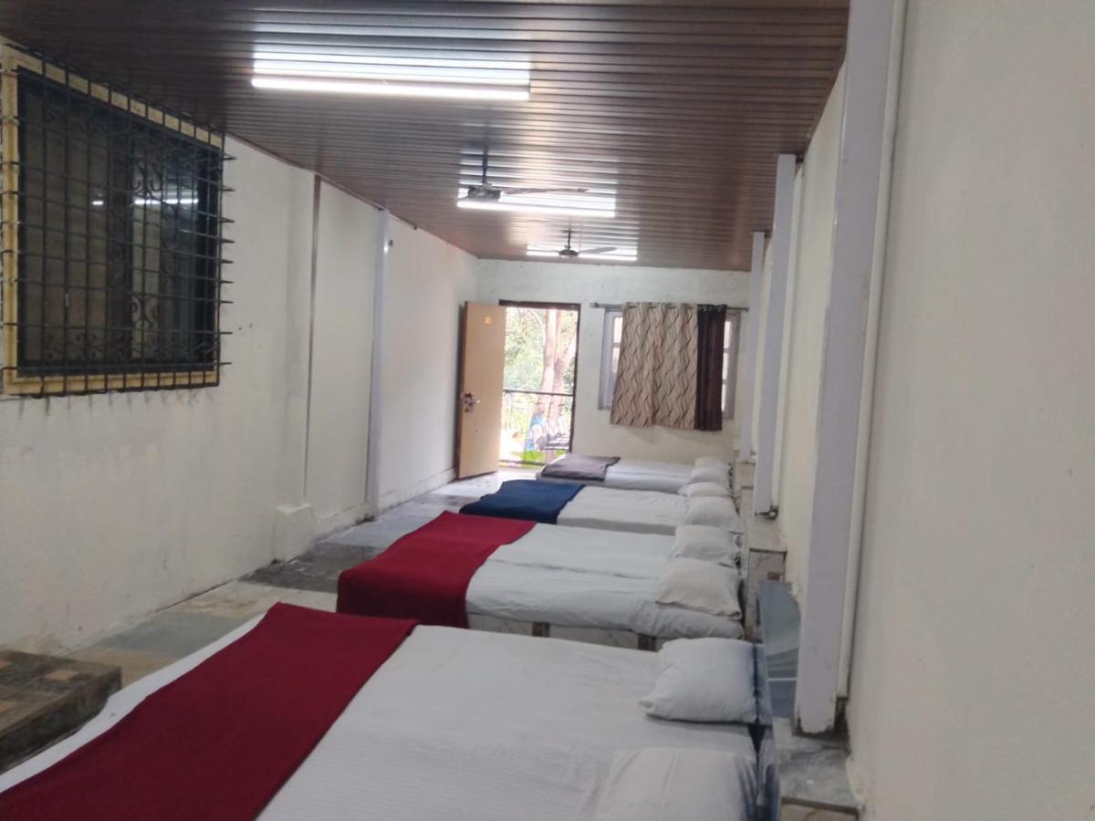 Hotel Hilltone- Matheran Eksteriør bilde