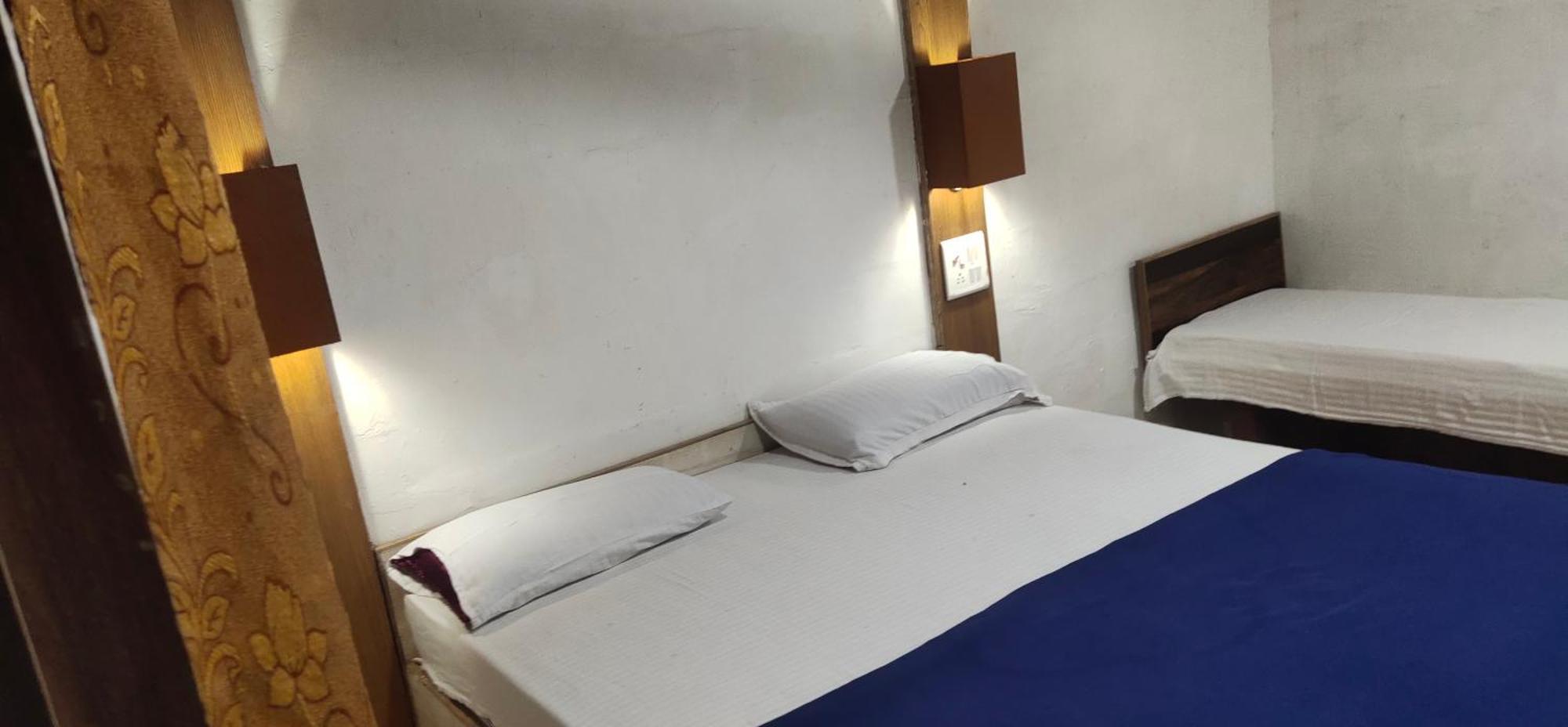 Hotel Hilltone- Matheran Eksteriør bilde
