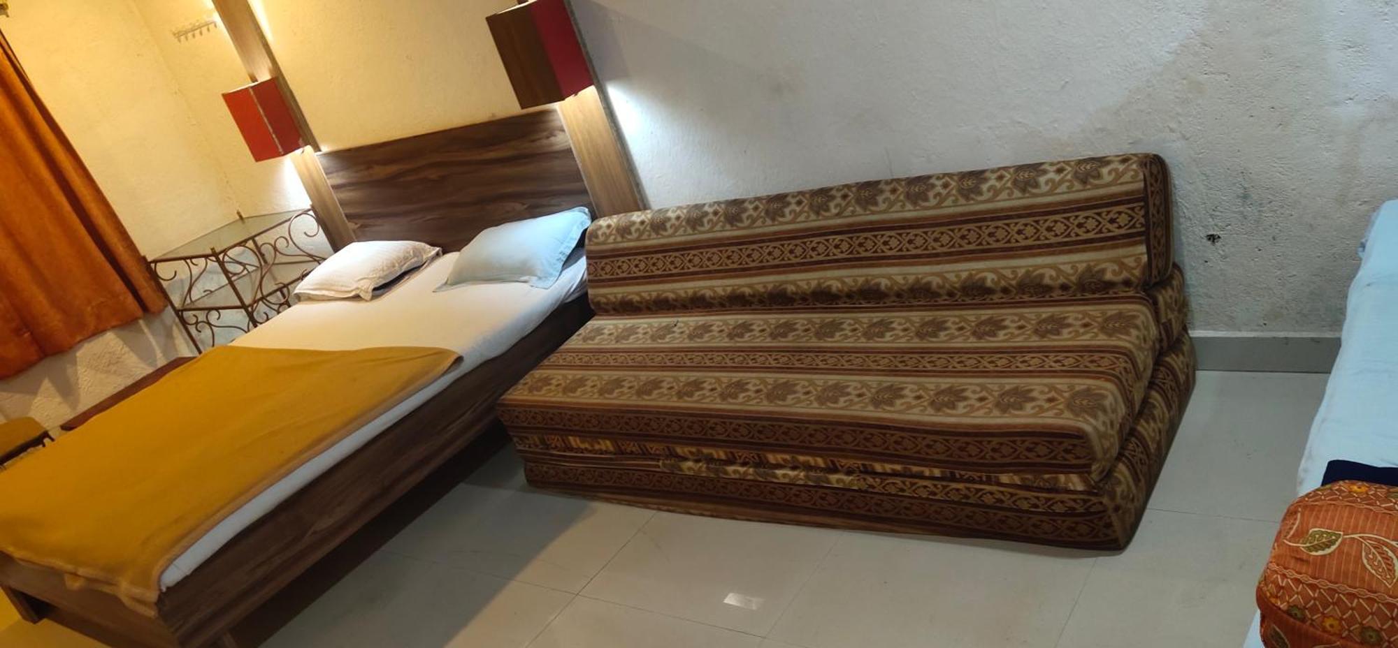 Hotel Hilltone- Matheran Eksteriør bilde
